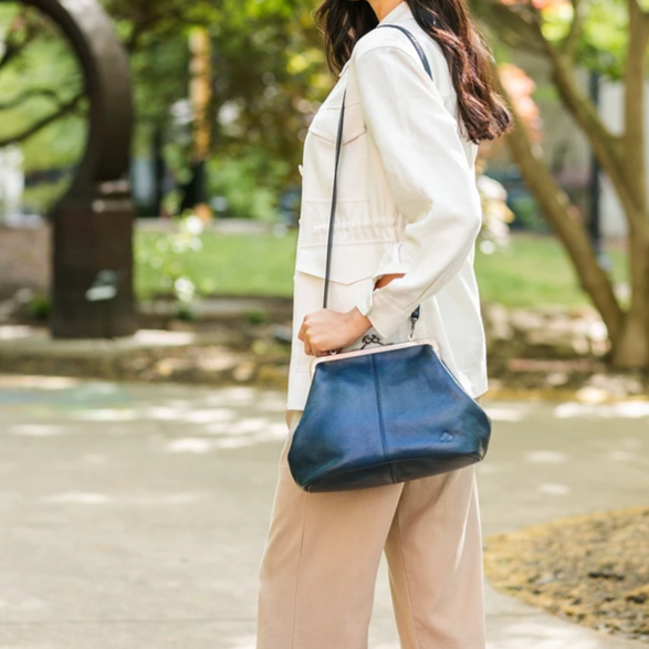 Fashion Flower Buckle Handbag