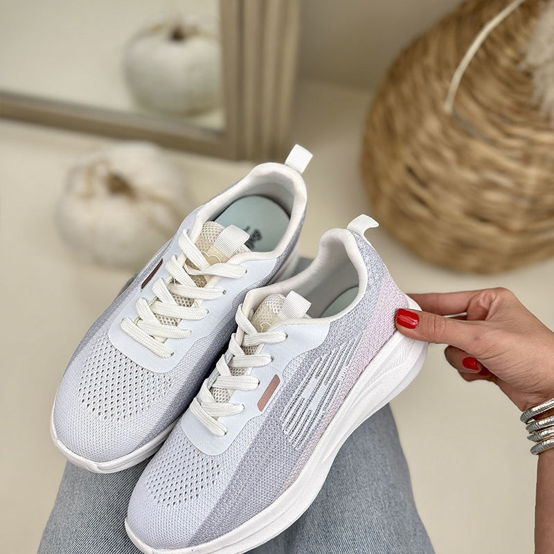Simple Lightweight Sneaker
