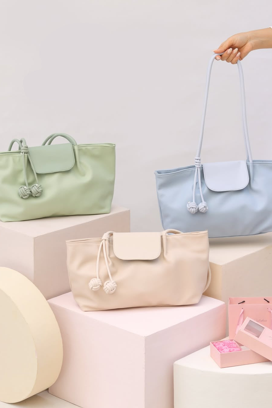 Shallow Series Cute Ball Hanging Handbag