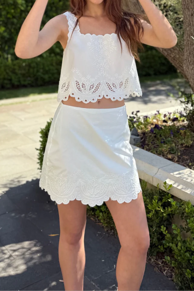 Sleeveless Cutout Scallop Edge Suit