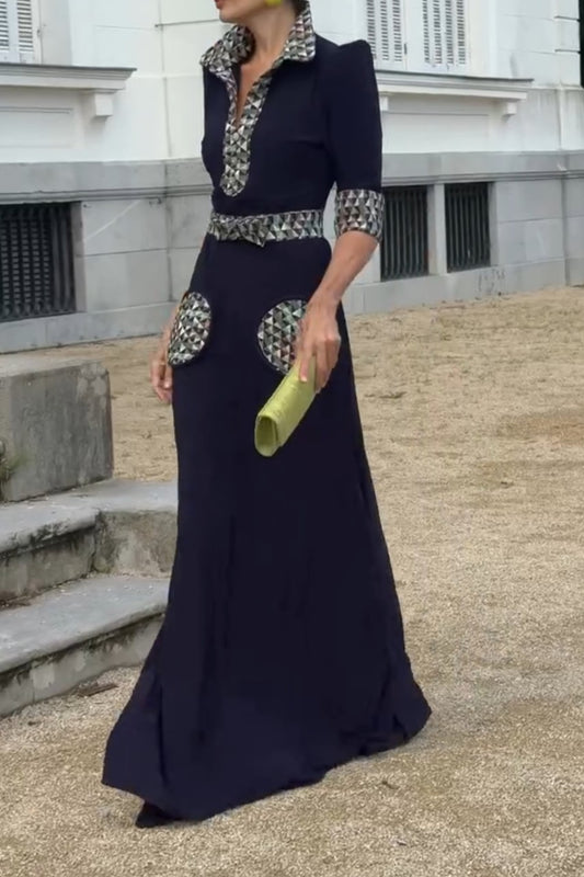 Slim-Fit Signature Shoulder Dress With A Vertical Collar