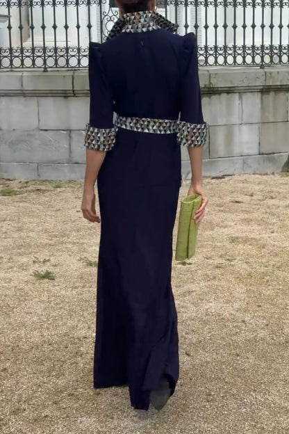 Slim-Fit Signature Shoulder Dress With A Vertical Collar