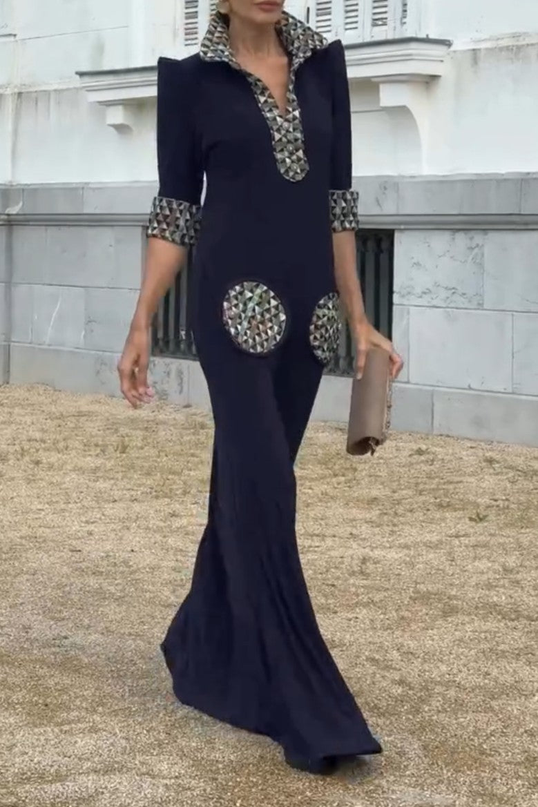 Slim-Fit Signature Shoulder Dress With A Vertical Collar