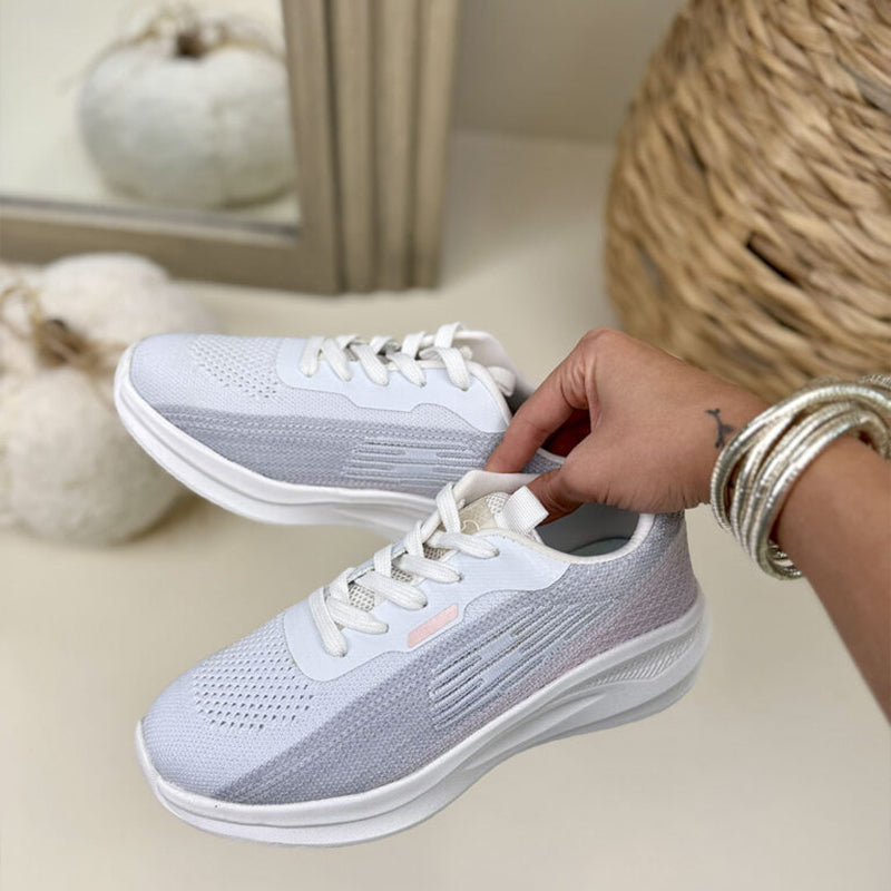 Simple Lightweight Sneaker