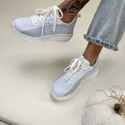 Simple Lightweight Sneaker
