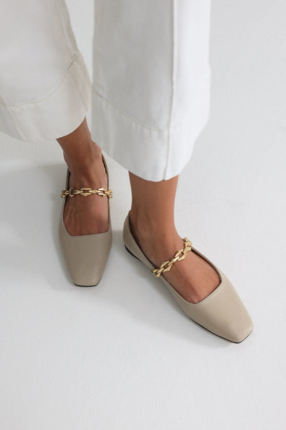 Women's Black Ballet Shoes With Shiny Chain Decoration