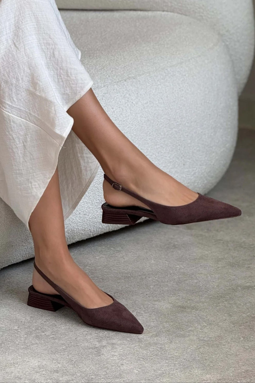 Brown Low-Heeled Strap Sandals