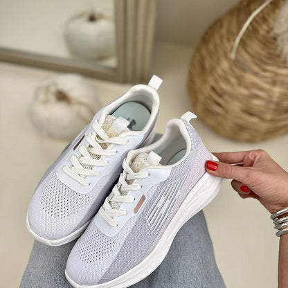 Simple Lightweight Sneaker