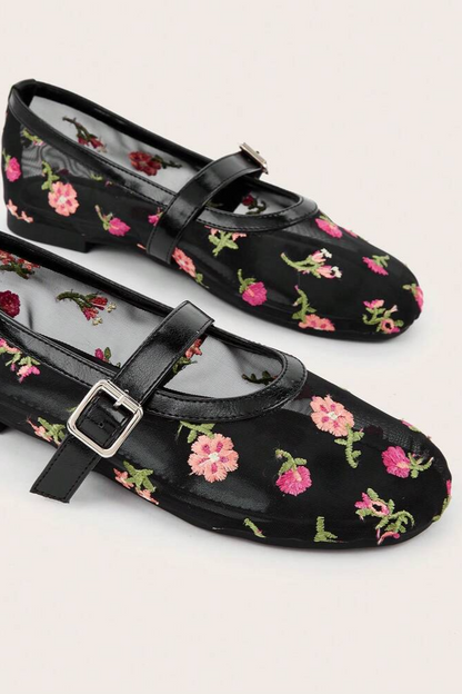 Round Toe Black Embroidered Mesh Breathable Roman Flat Sandals