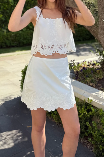 Sleeveless Cutout Scallop Edge Suit