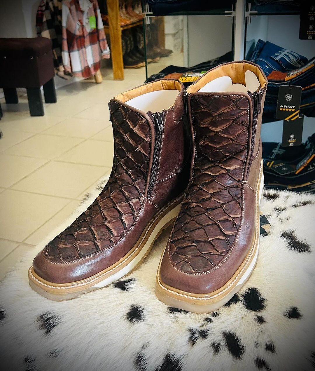 Men's vintage leather boots