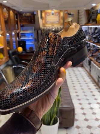 Laceless Leather Craft Anti-wrinkle Snakeskin Shoes